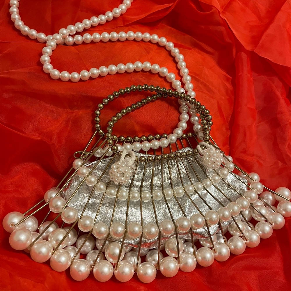 Elegant Beaded Clutch for Formal Occasions.